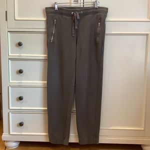 Gap Relaxed Fit Joggers in Gray